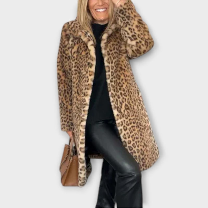Amara™ - Luxe Leopard Coat