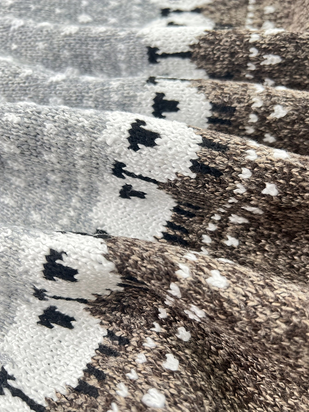 Nordic™ - Stylish Winter Sweater with Sheep Jacquard Design