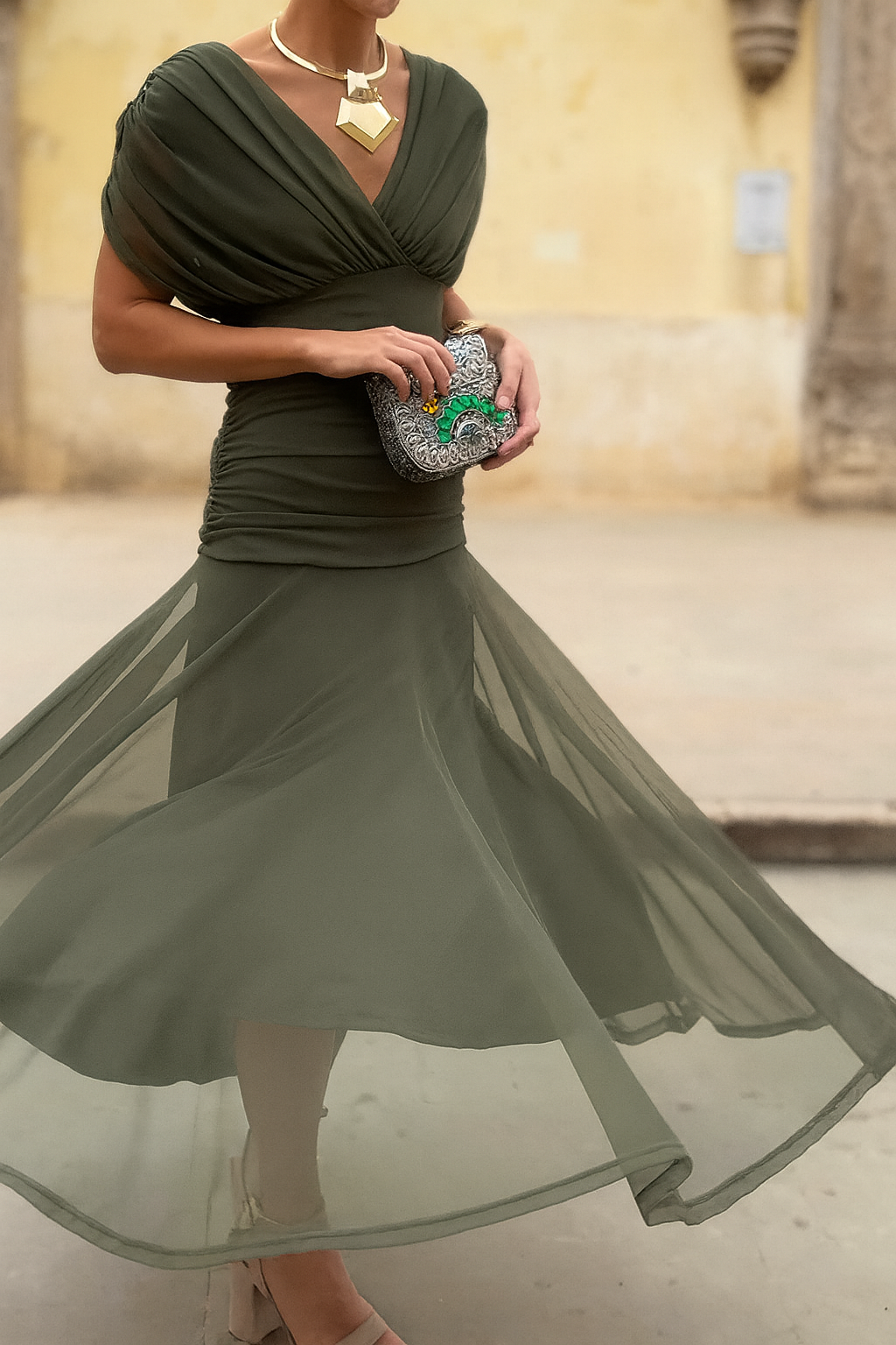 Penelope™ - Chic Midi Dress