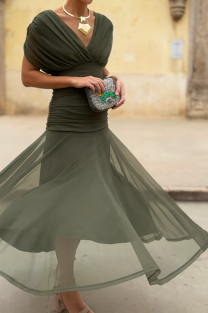 Penelope™ - Chic Midi Dress