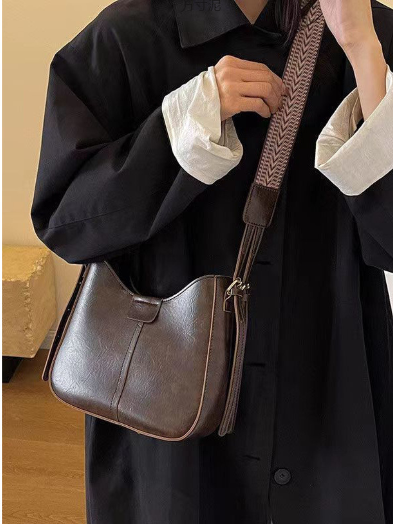 Cyrille™ - Chic Crossbody Bag